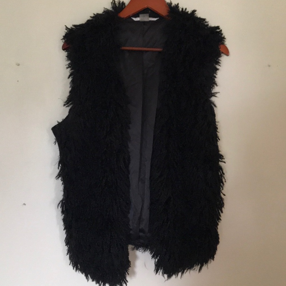 Black faux fur vest size large